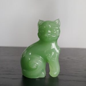 The Franklin Mint Curio Cabinet Cat Ch’ing Dynasty (1986) – Jade Glass Figurine